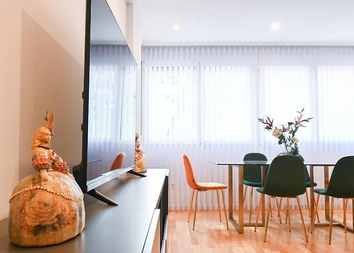 For You Rentals Apartamento Temporal Espacioso De Tres Dormitorios En Madrid Ore51