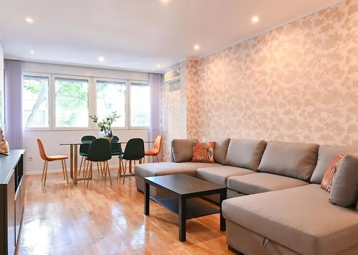 For You Rentals Apartamento Temporal Espacioso De Tres Dormitorios En Madrid Ore51