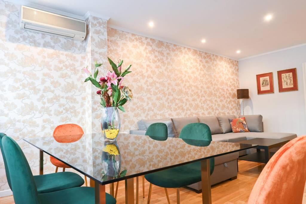 Apartment For Temporal Espacioso De Tres En Ore51 Madrid
