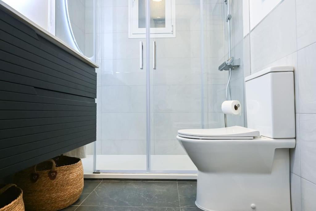 Apartment For Temporal Espacioso De Tres En Ore51 Madrid